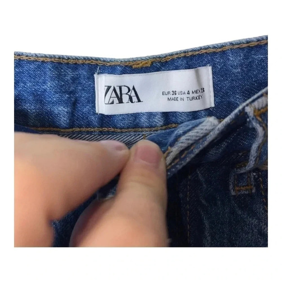 1066. Zara DENIM JEAN SHORTS FACTORY FRAYED‎ HEMS SIZE 4 MEDIUM WASH IN COLOR - Picture 6 of 6